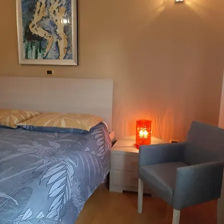Charming Sunshine Apartment *